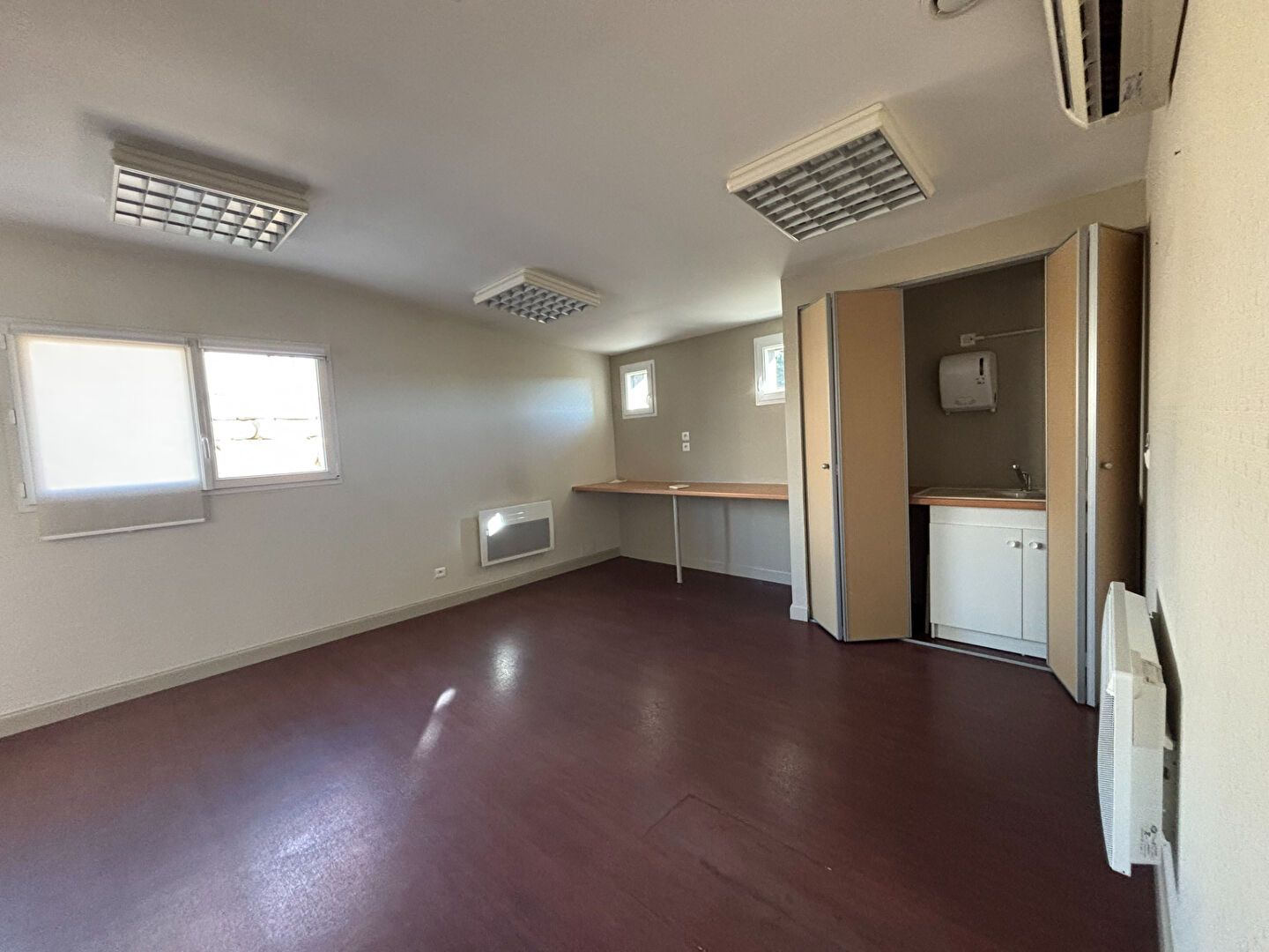 Photo Local commercial image 4/5