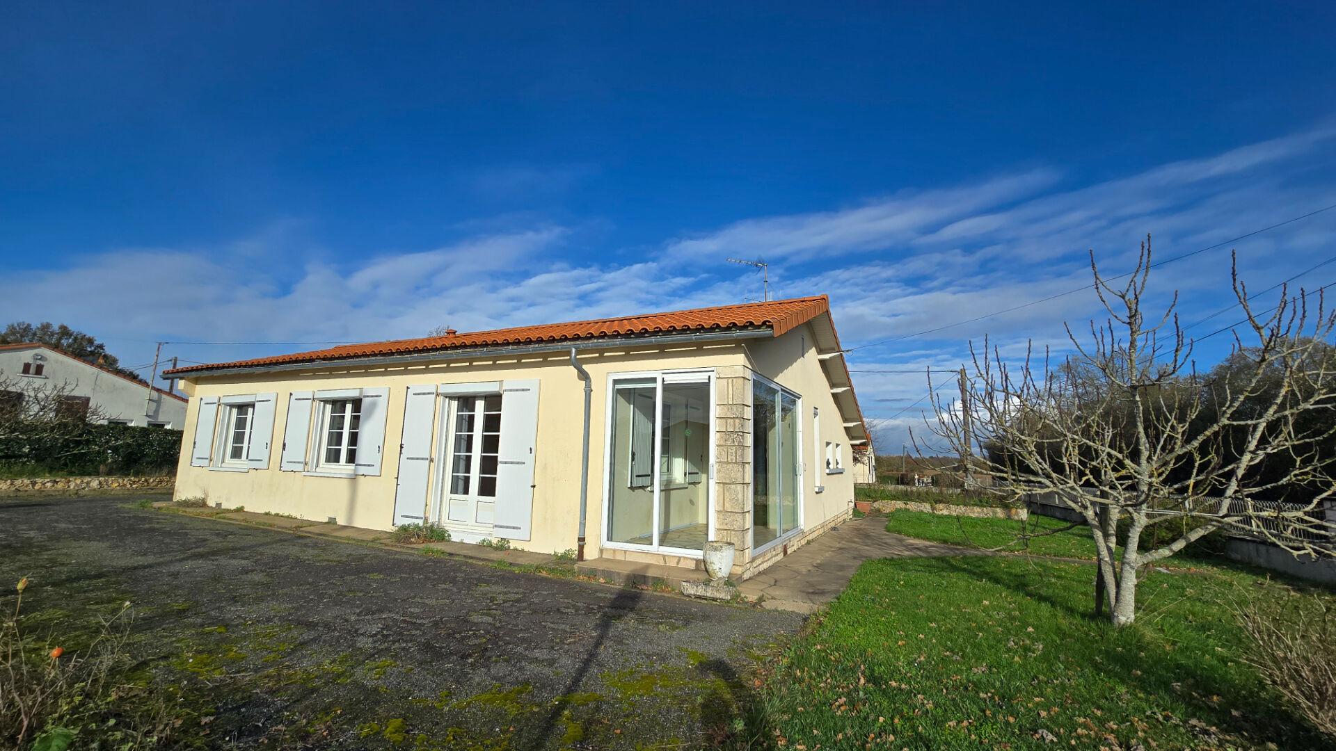Photo Maison de plain pied Charroux image 1/6
