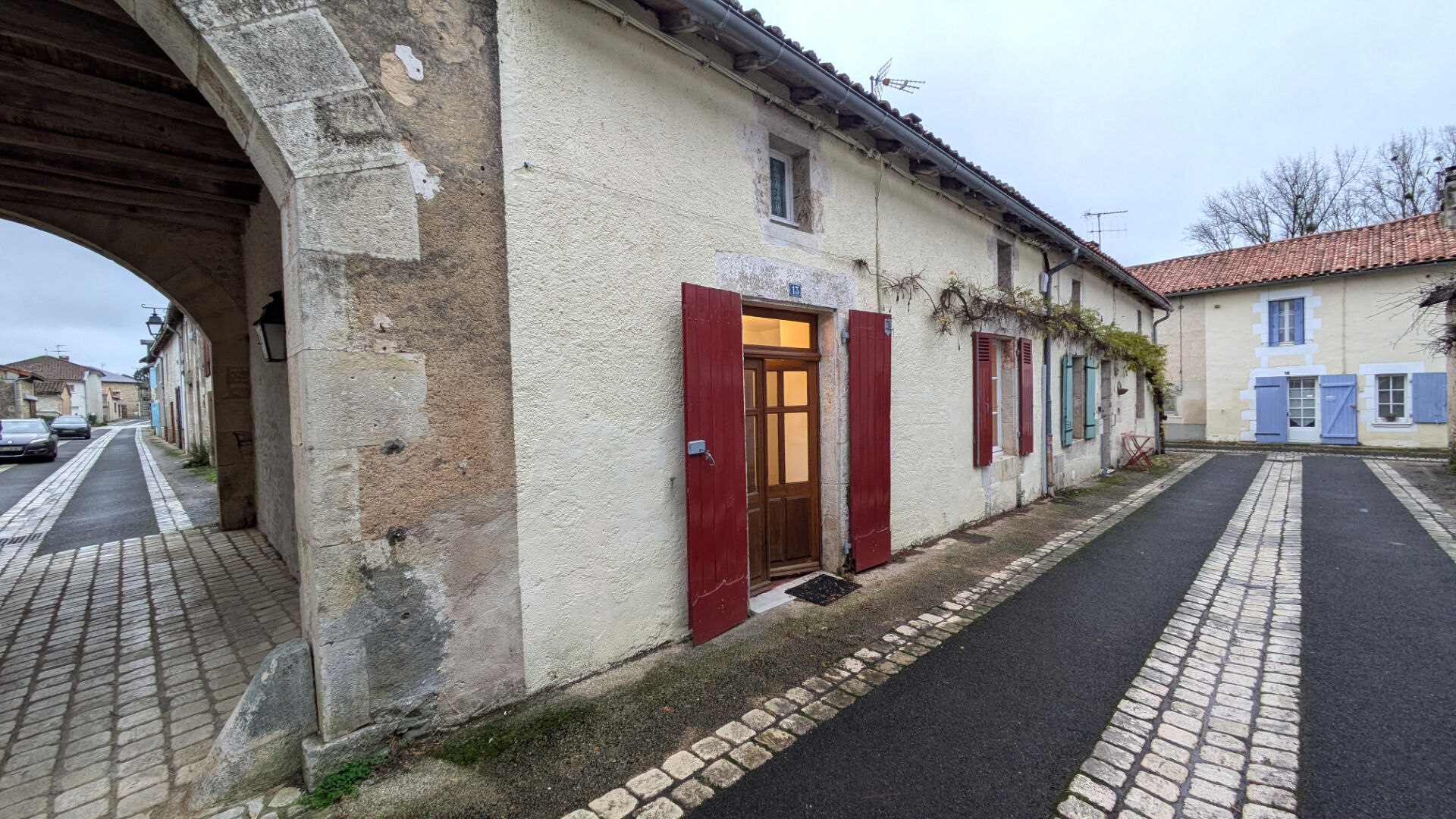 Photo Maison Cité historique - Usson du Poitou image 2/6