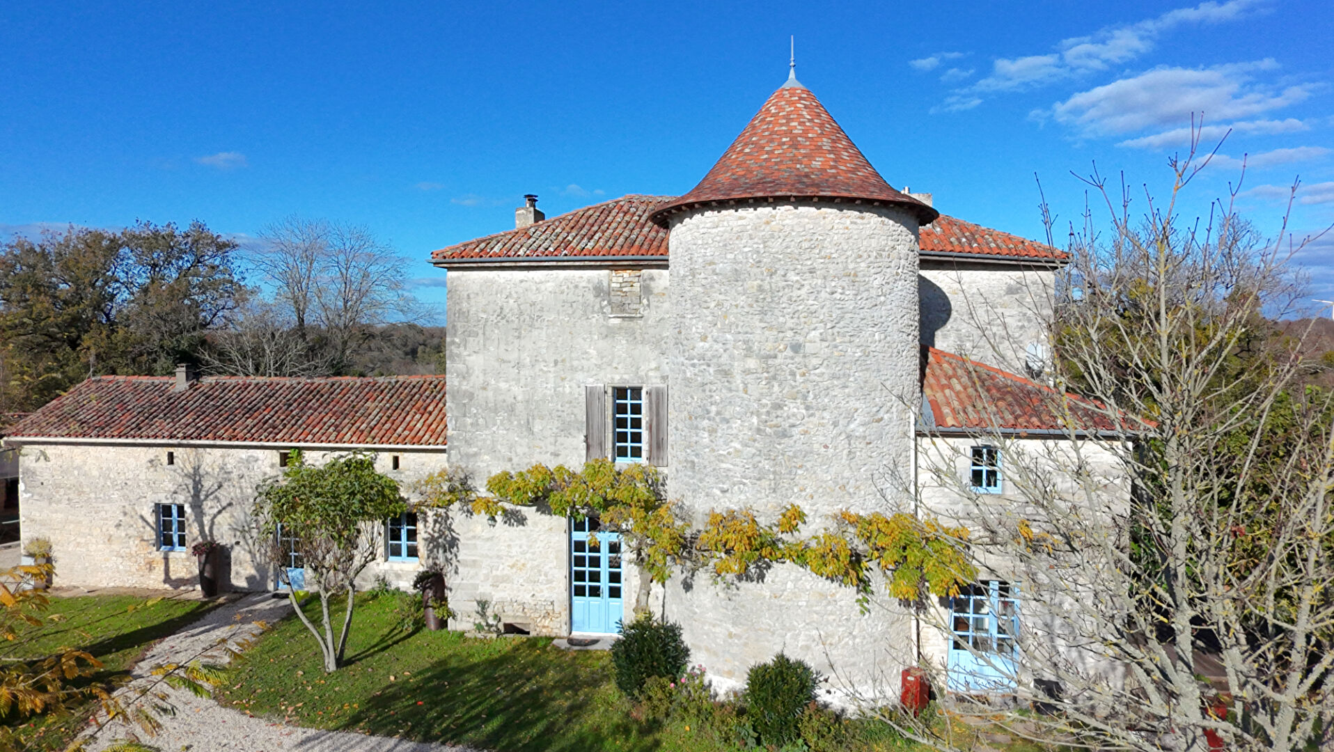 Photo Magnifique Logis avec terrain et dépendances image 2/6