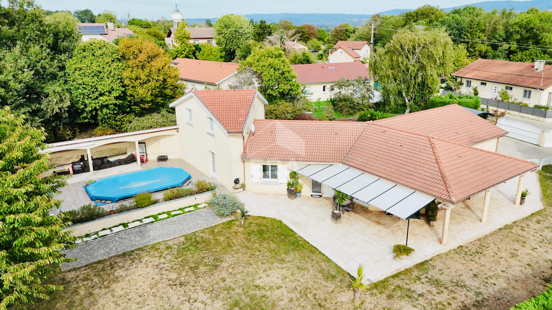 Maison 176m² — Varambon