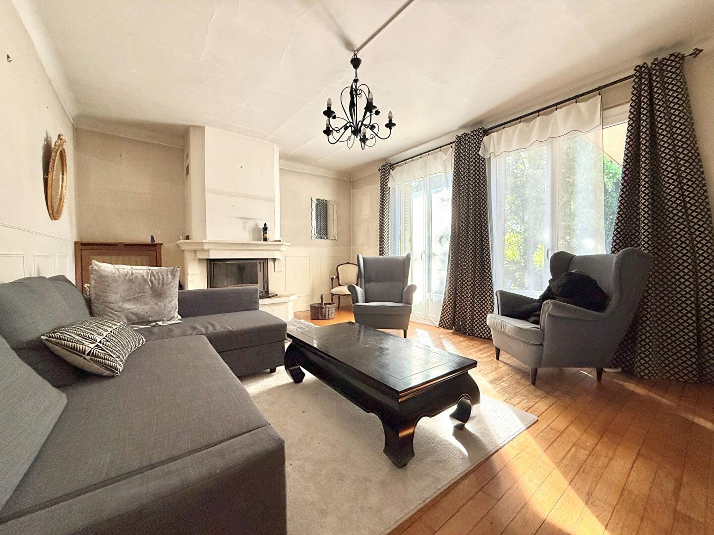 Photo Terrain arboré de 841m2 maison 5  chambres proche du centre ville ! image 5/6