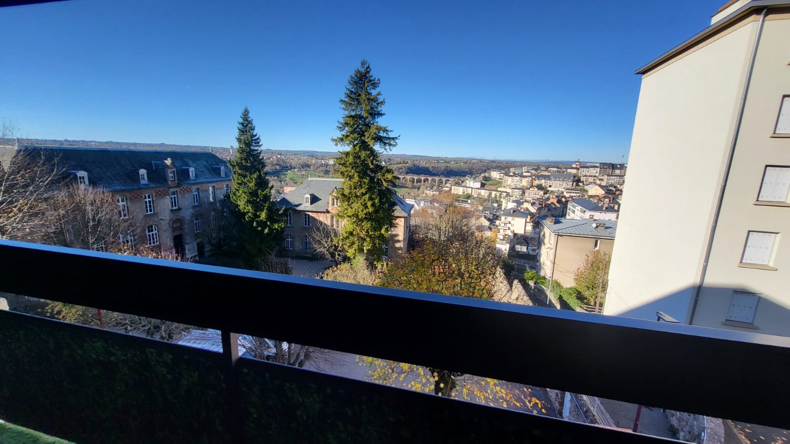 Superbe T4 en duplex ? calme, lumineux et idéalement situé à Rodez