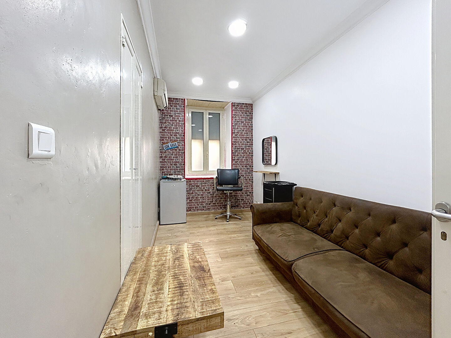 Photo Fonds de commerce + droit au bail Salon de coiffure homme image 3/3