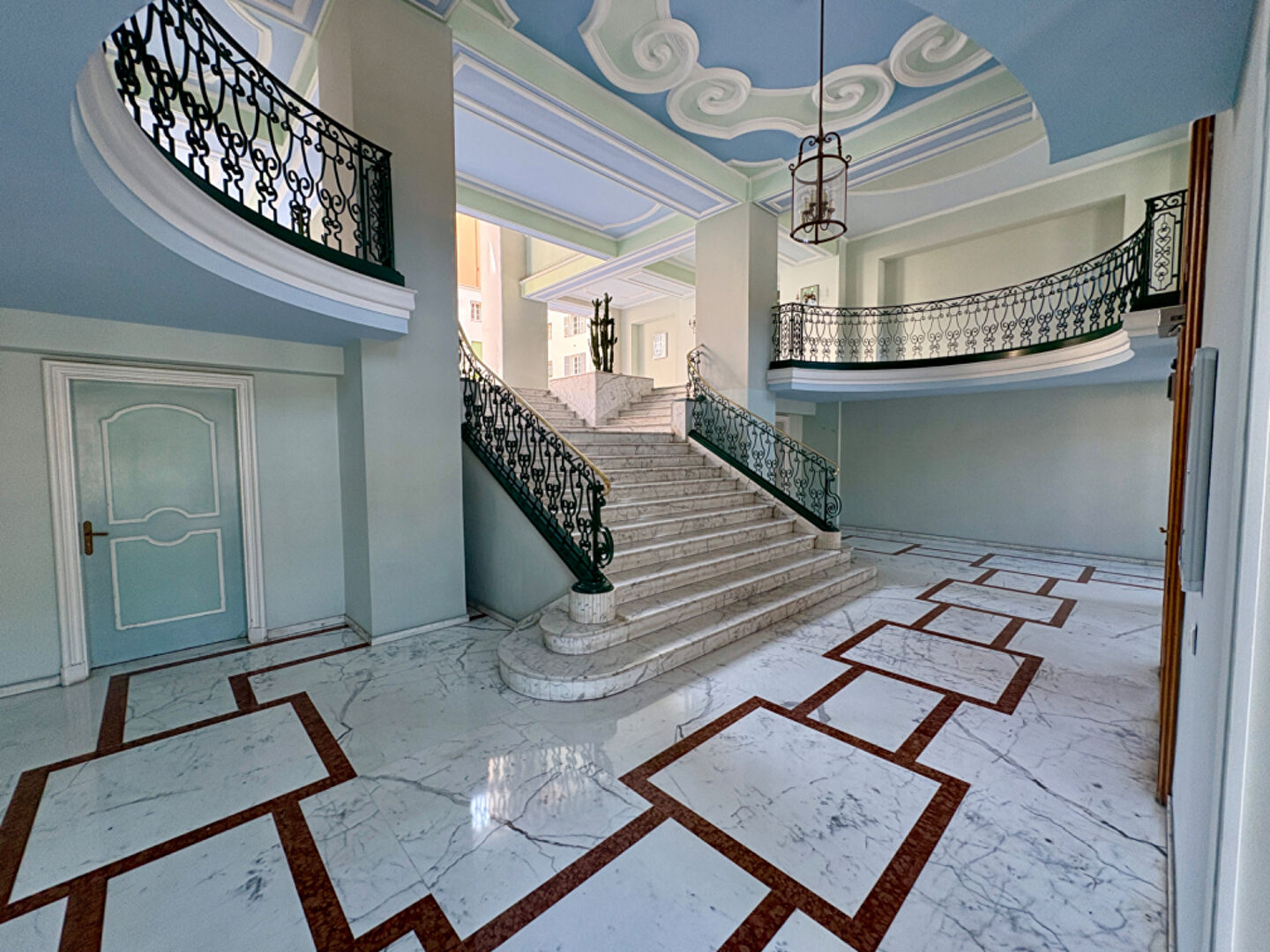 Photo Appartement Nice 2 pièce(s) 54 m2 Le Port image 3/6