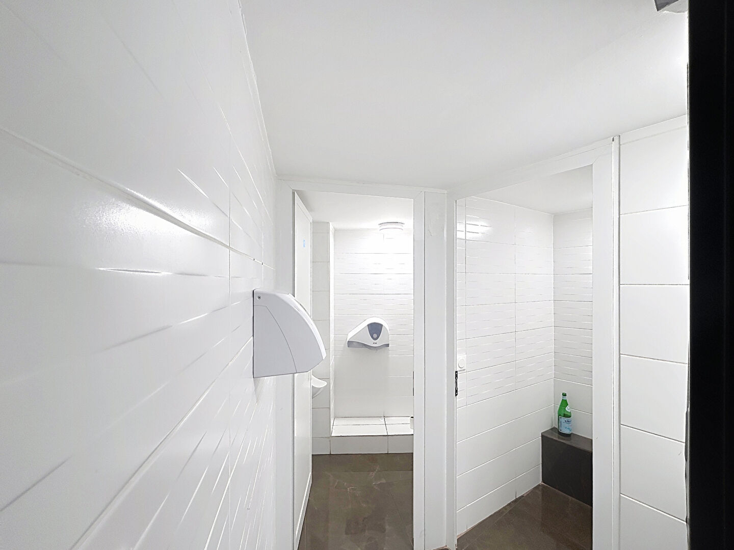 Photo NICE CENTRE ? LOCAL COMMERCIAL 81,43 m² + réserves ? EMPLACEMENT STRATÉGIQUE image 3/4