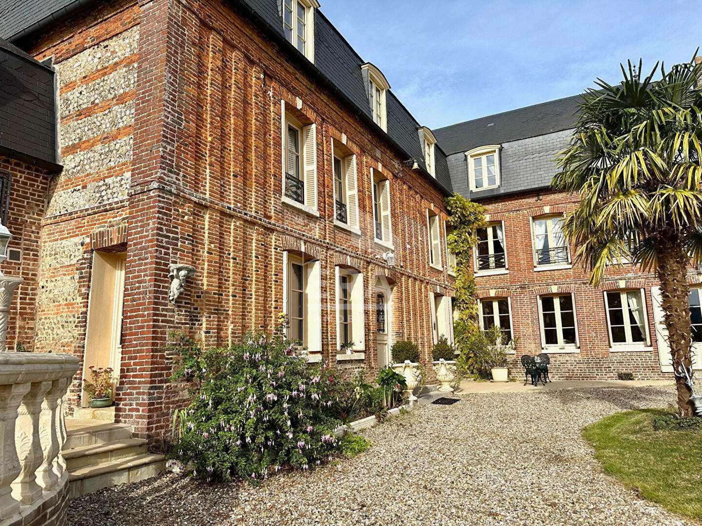 Demeure de prestige Douvrend 395 m2 et dépendance