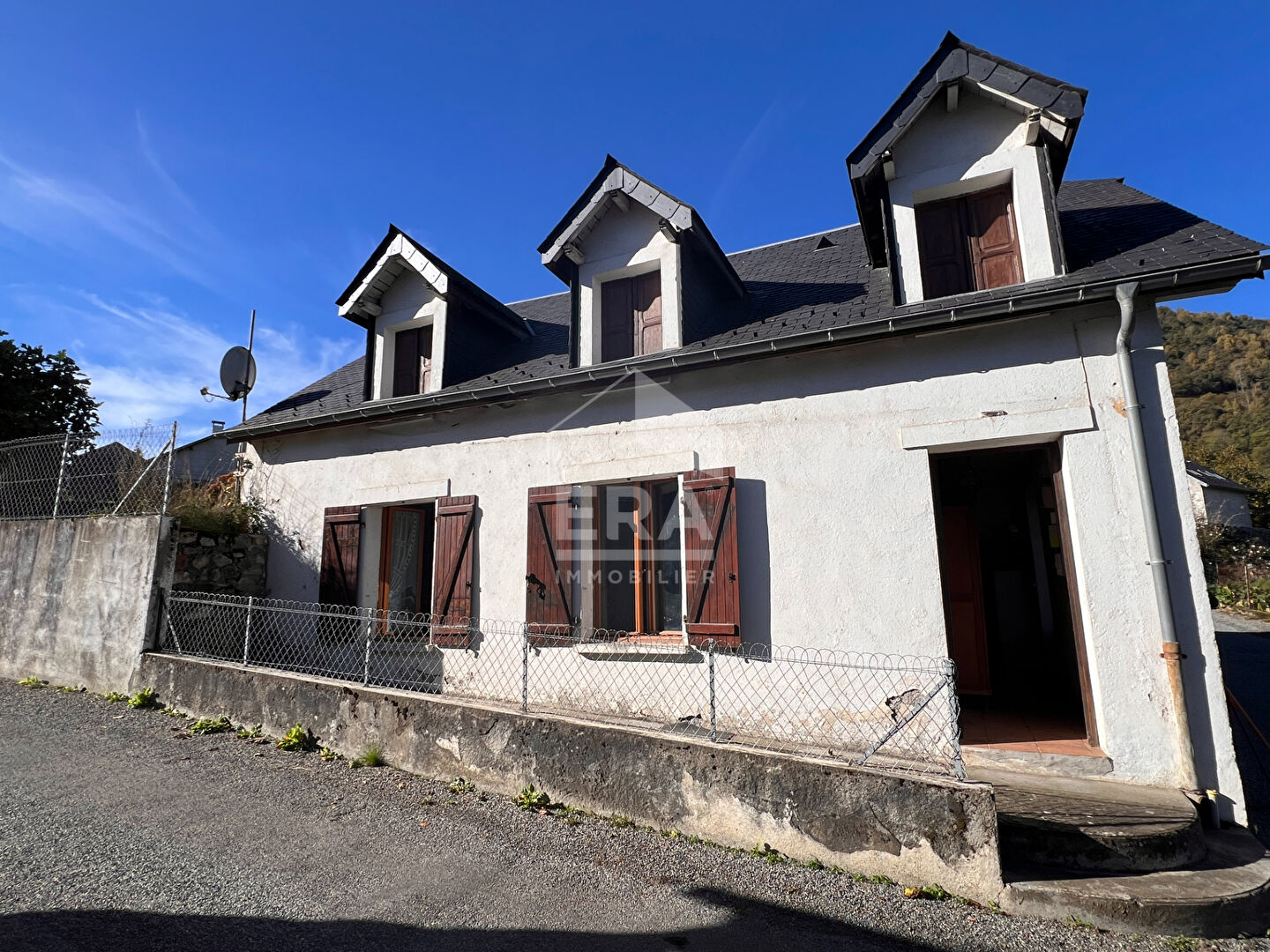 Vente maison 3 chambres avec vue montagne et garage à Gez