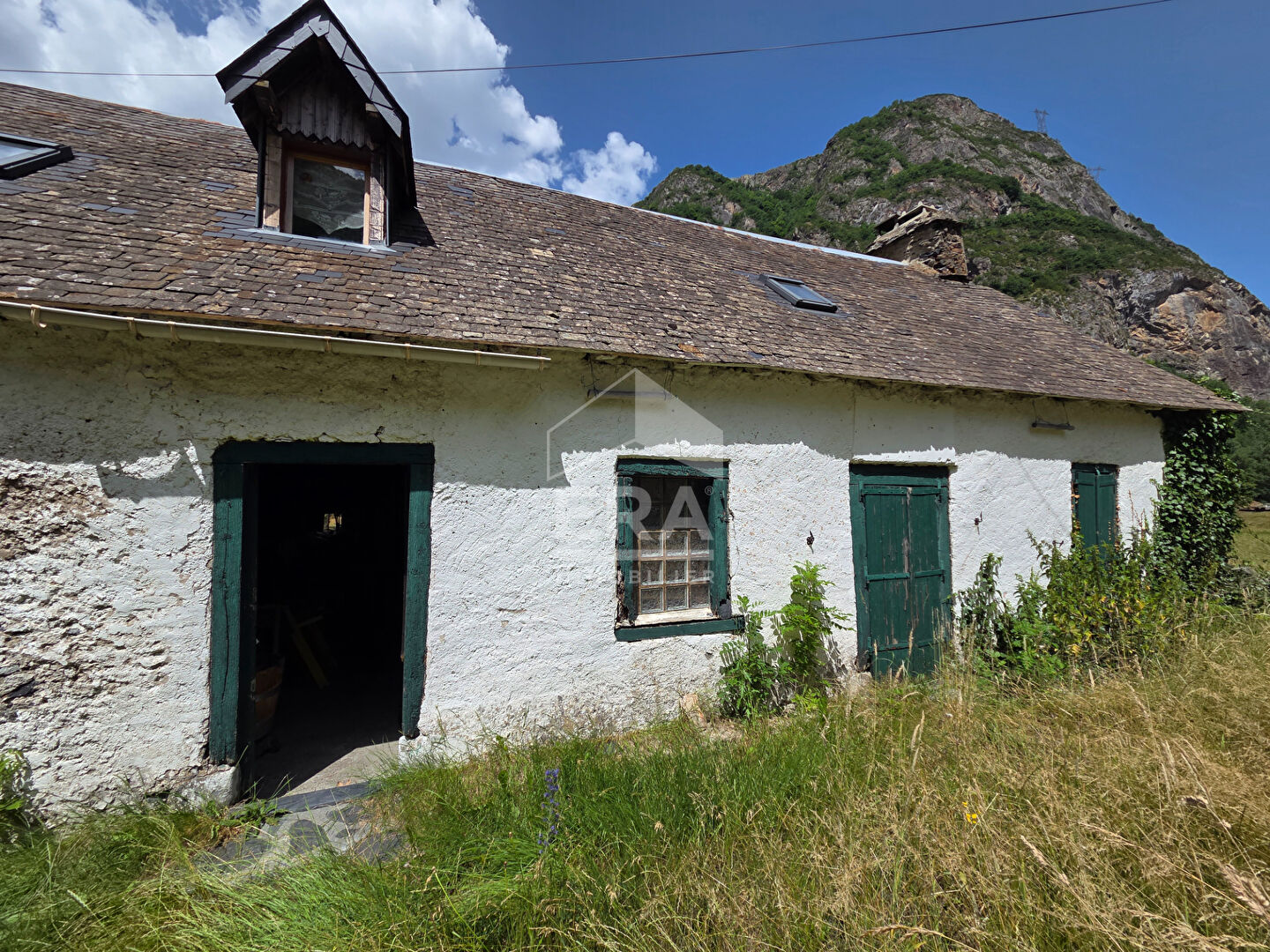 Maison à rénover avec grange à Gèdre