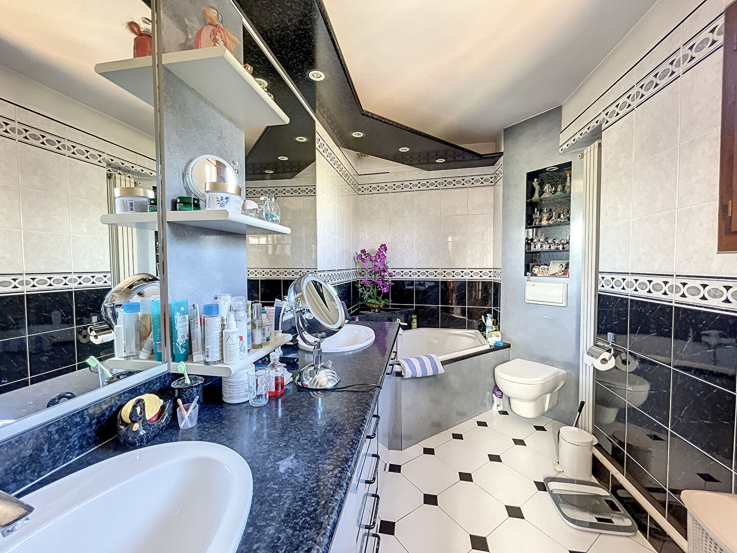 Photo Ensemble immobilier Le Mesnil Aubry image 6/6