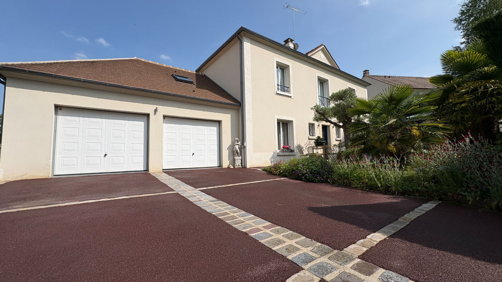 Photo Luzarches Maison familiale 5 chambres avec spa, dépendance et double garage image 3/6