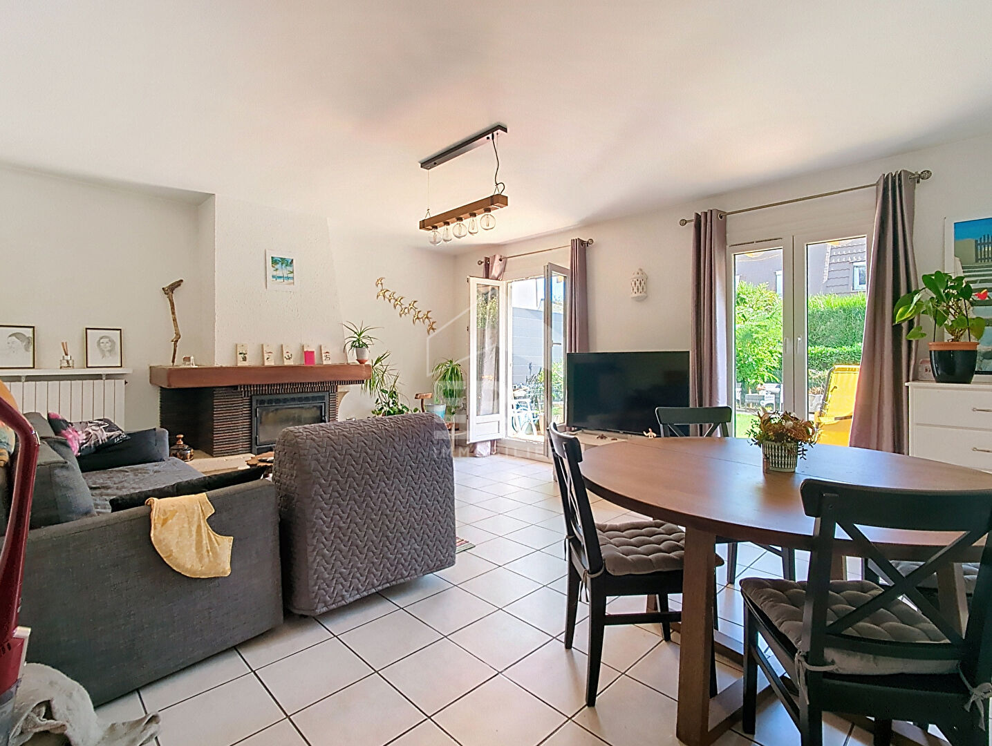 À vendre ? Maison mitoyenne à Puiseux-en-France