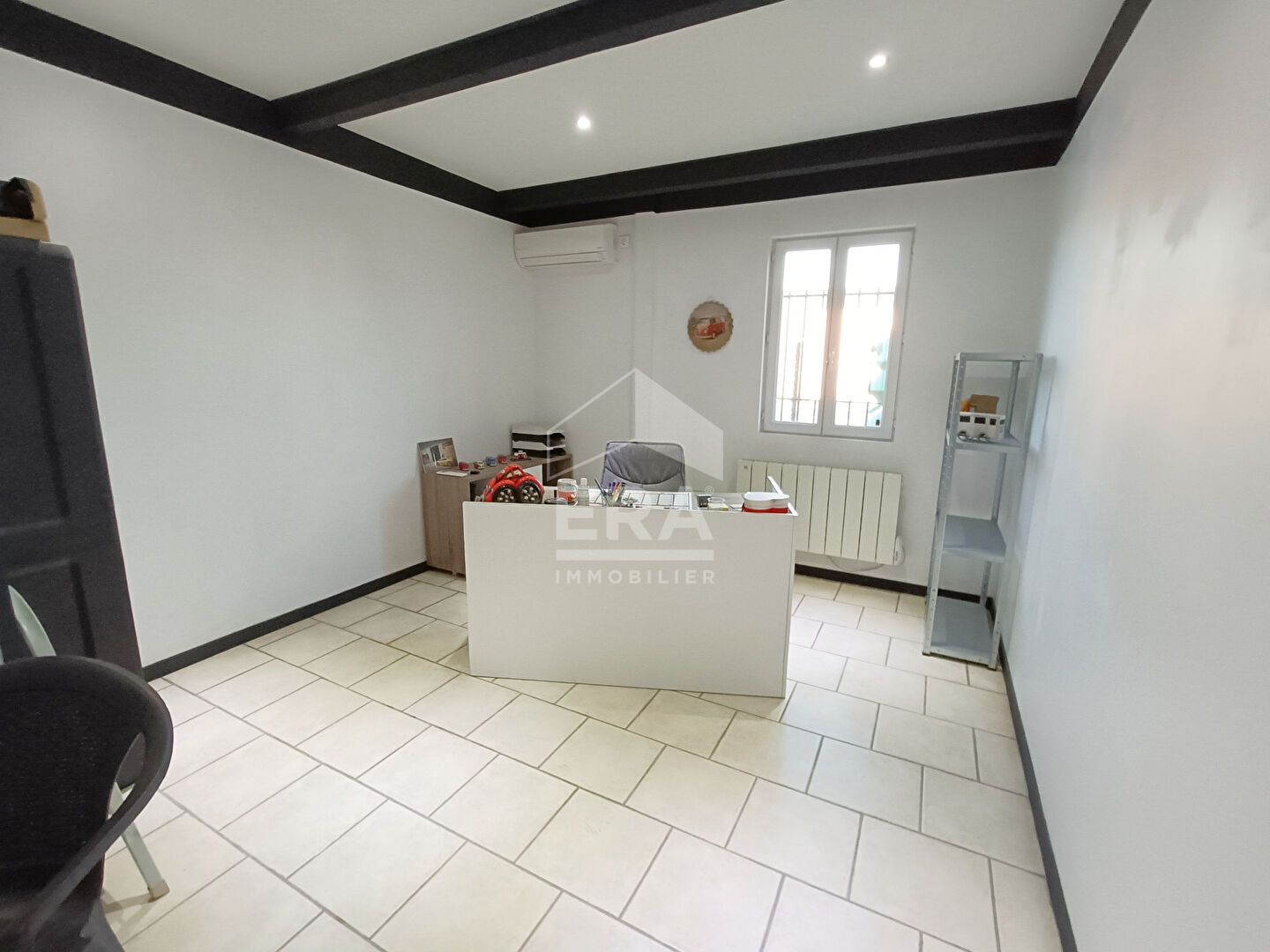 Photo Local activité 95m² avec bureau. image 1/2