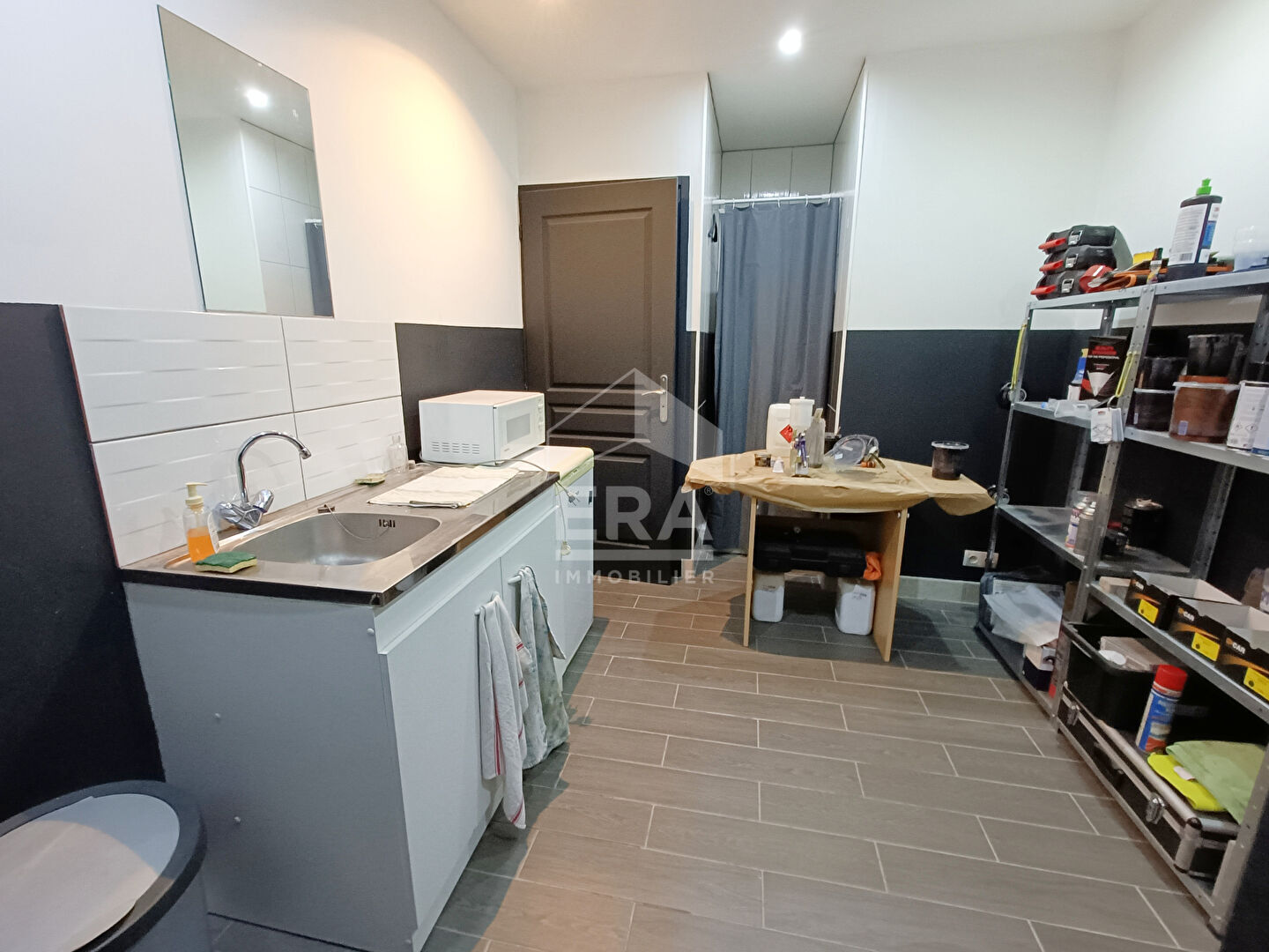 Photo Local activité 95m² avec bureau. image 2/2