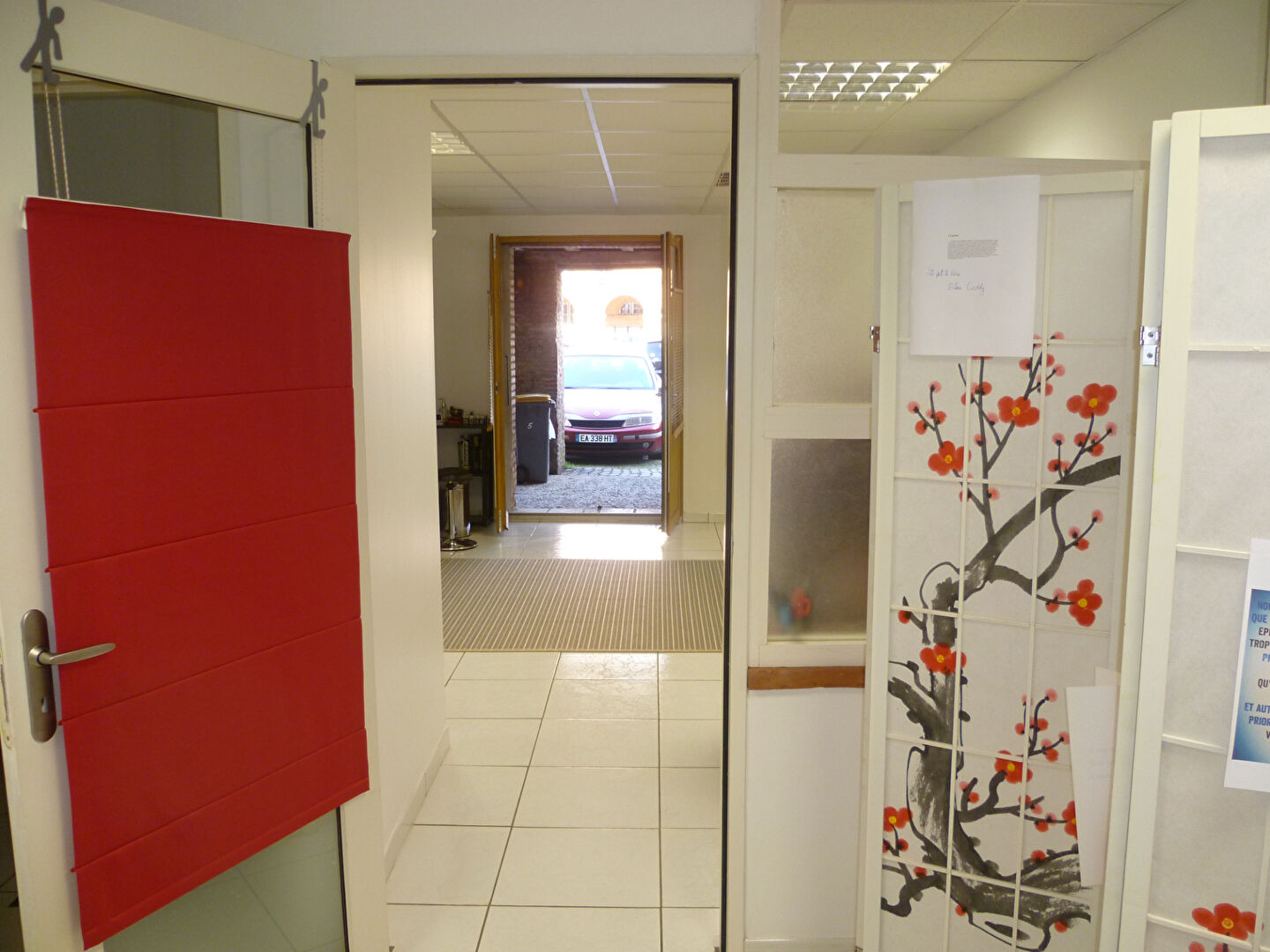 Photo Local commercial Saint Sulpice Sur Leze 2 pièce(s) 30 m2 image 3/3