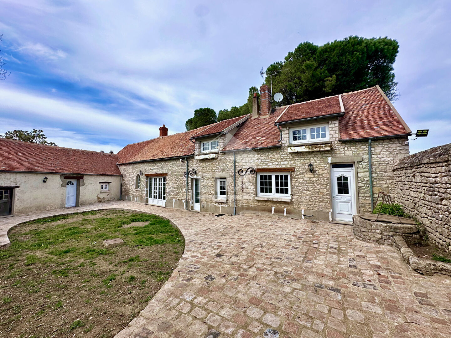 Maison La Madeleine Sur Loing 9 pièce(s) 182 m2