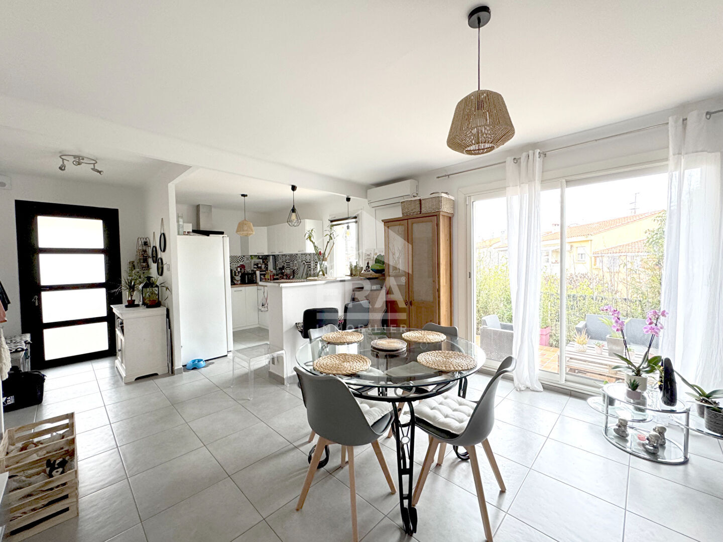 Agence immobilière de ERA IMMOBILIER CHATEAU ROUSSILLON