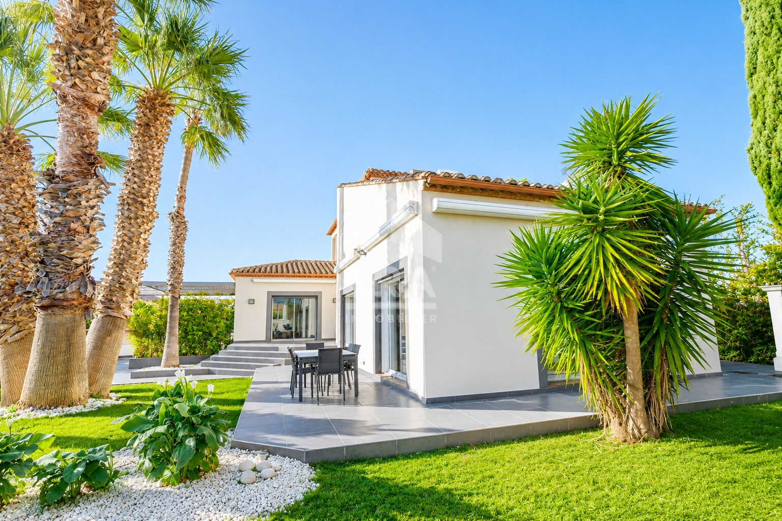 Agence immobilière de ERA IMMOBILIER CHATEAU ROUSSILLON