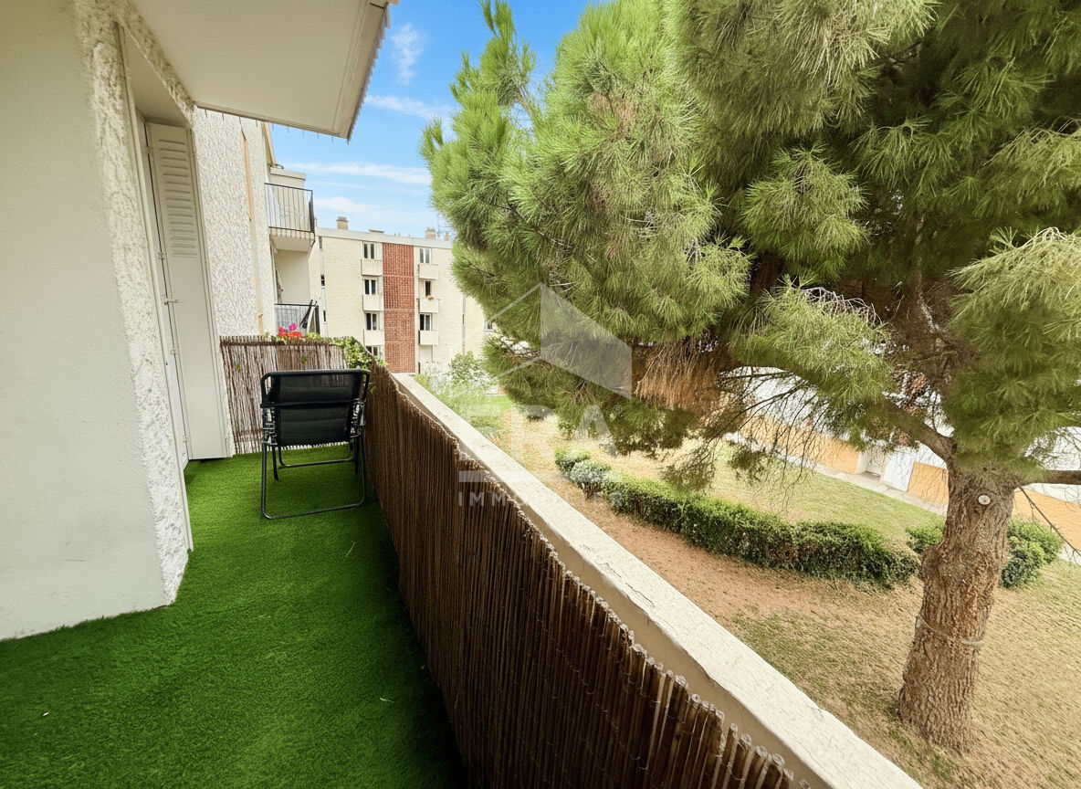 Photo Appartement à vendre à Perpignan 4 pièces, 3 chambres avec balcons et cave image 2/6