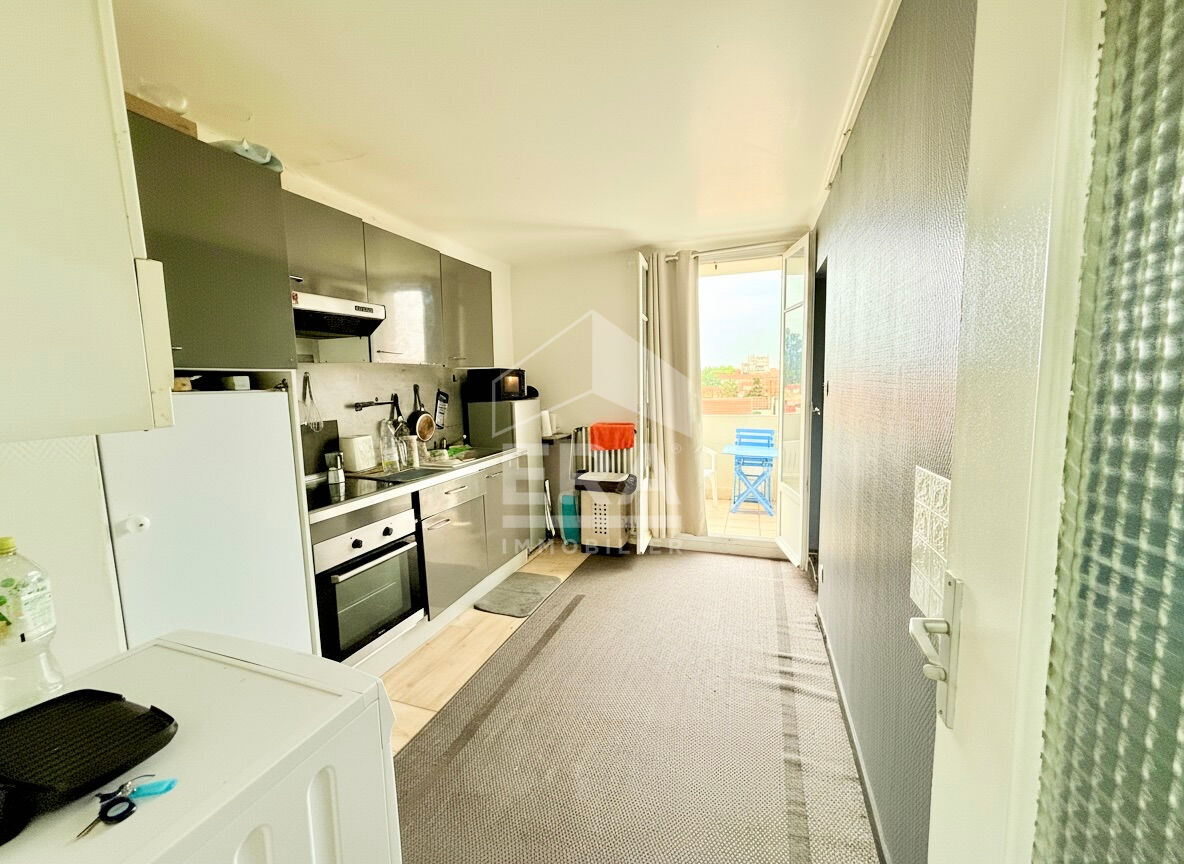 Photo Appartement à vendre à Perpignan 4 pièces, 3 chambres avec balcons et cave image 4/6