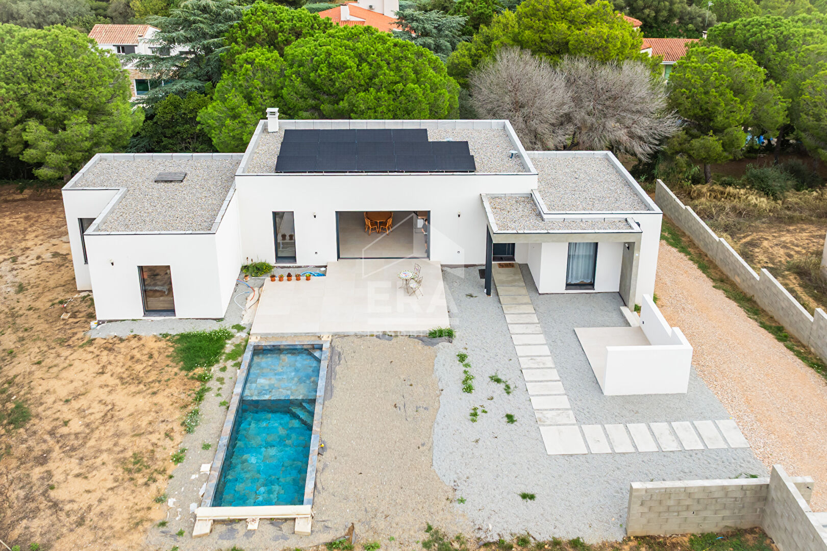 Agence immobilière de ERA IMMOBILIER CHATEAU ROUSSILLON