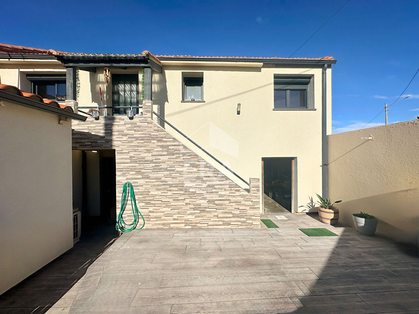 Agence immobilière de ERA IMMOBILIER CHATEAU ROUSSILLON