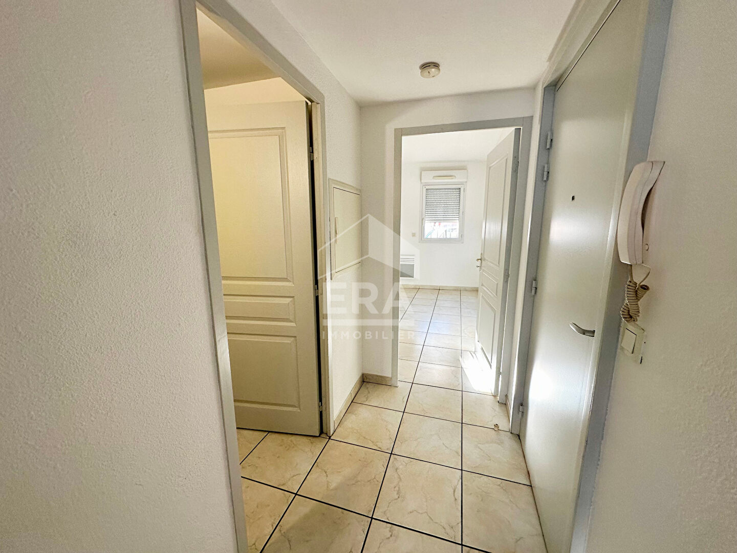 Photo A vendre. Perpignan / Saint Martin: Appartement 2 pièces avec terrasse, cave et garage image 5/6