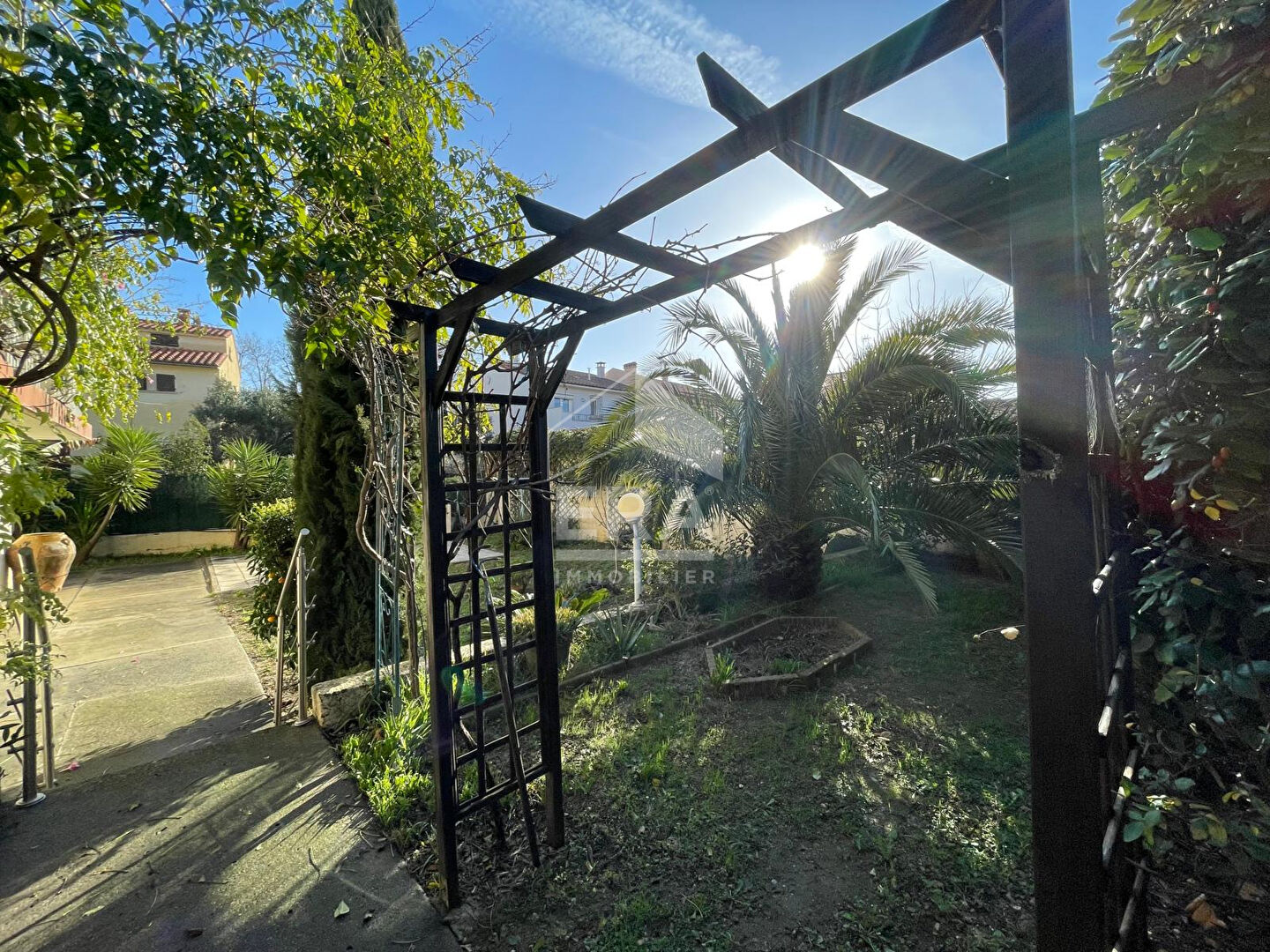 Agence immobilière de ERA IMMOBILIER CHATEAU ROUSSILLON