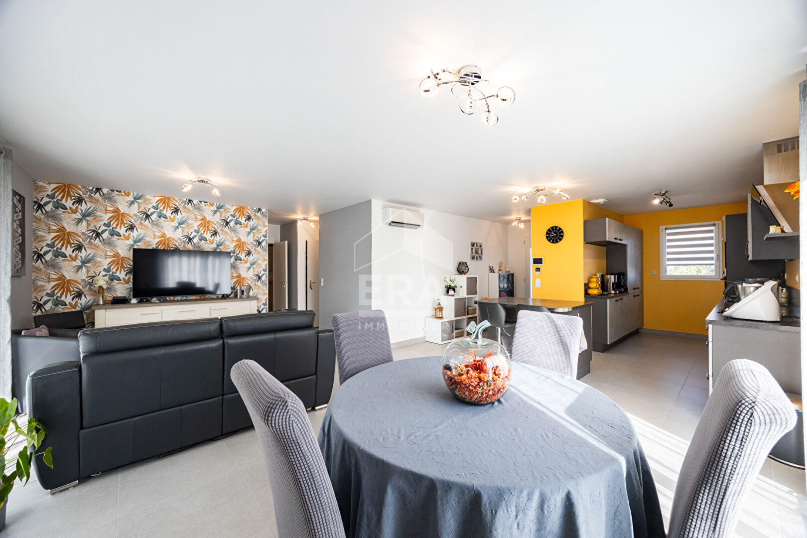 Agence immobilière de ERA IMMOBILIER CHATEAU ROUSSILLON