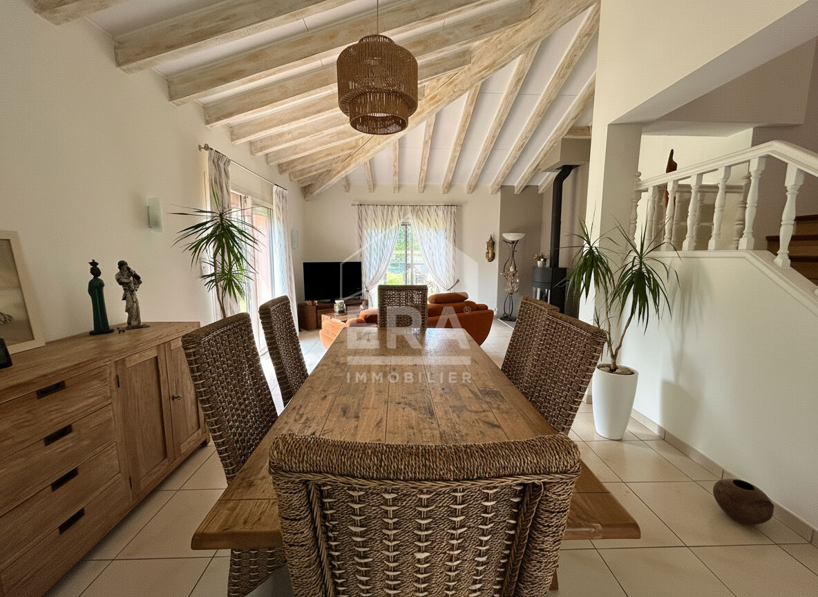 Agence immobilière de ERA IMMOBILIER CHATEAU ROUSSILLON