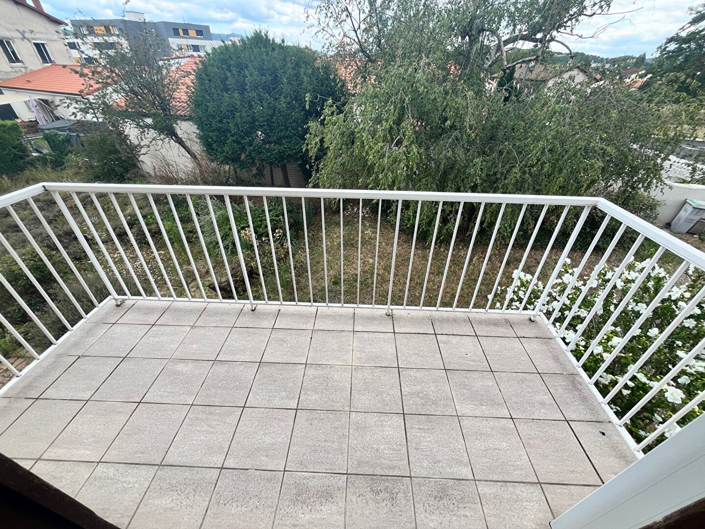 VILLA sur Le Cendre, 5 chambres , proximité commerces et gare