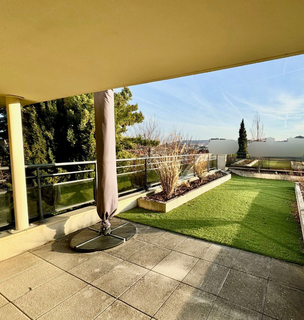 Appartement de grand standing à Clermont Ferrand 3 pièce(s) 67.54 m2 , parking et cave