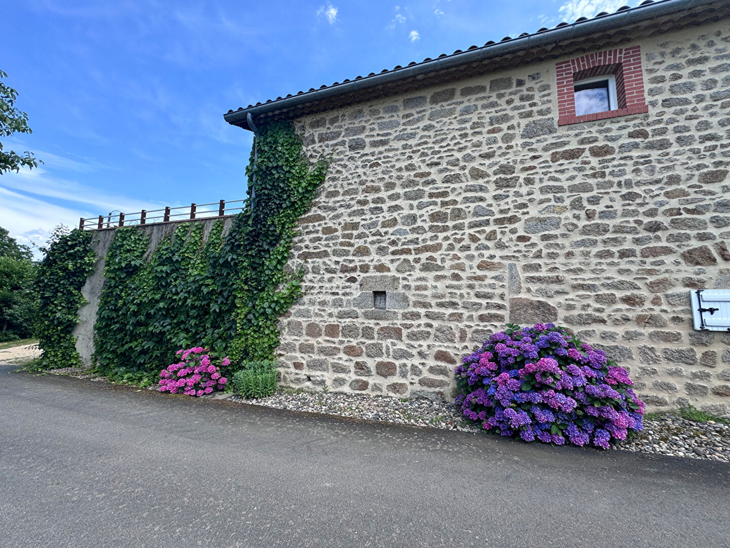 Photo Maison, chambres d'hôtes  proche Thiers et Lyon image 2/6