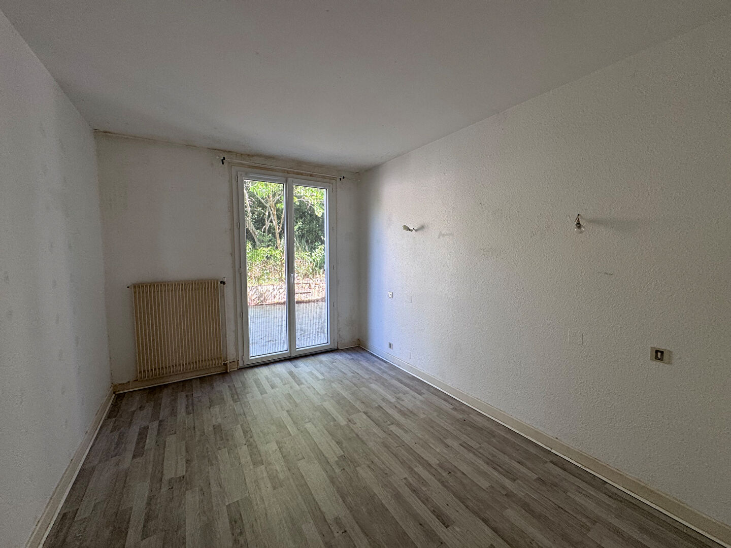 Photo Immeuble de 3 appartements distincts + garage à Enval image 6/6