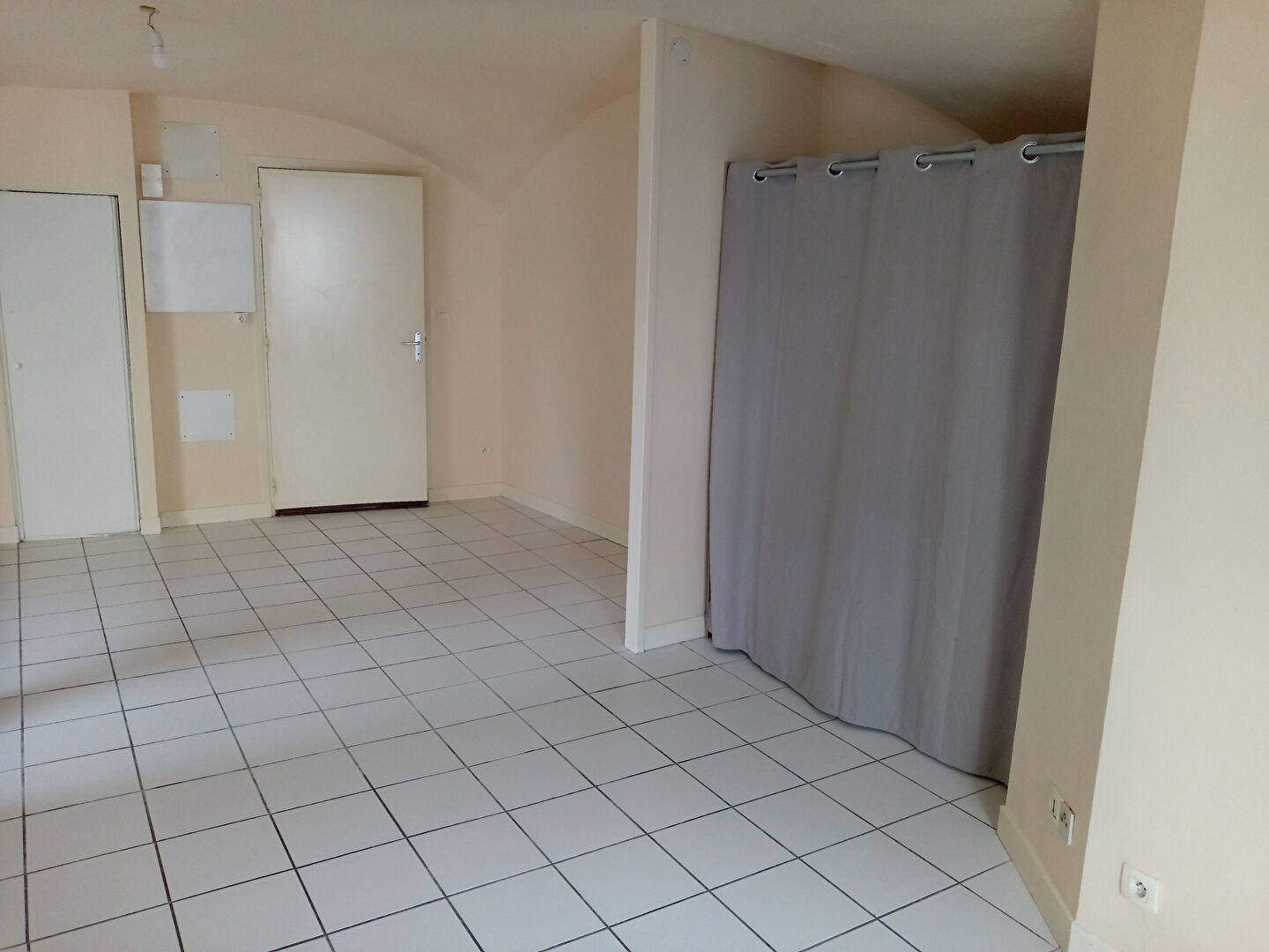 Photo Appartement Vic Le Comte loué image 4/5