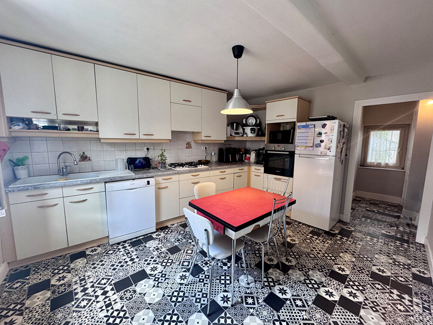 Photo Maison de bourg MOZAC, 4 chambres, cuvage, caves et garage image 6/6