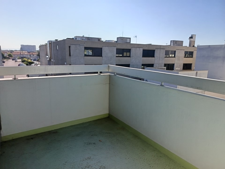 F3 Bis d'environ 77m² avec balcon et grand garage