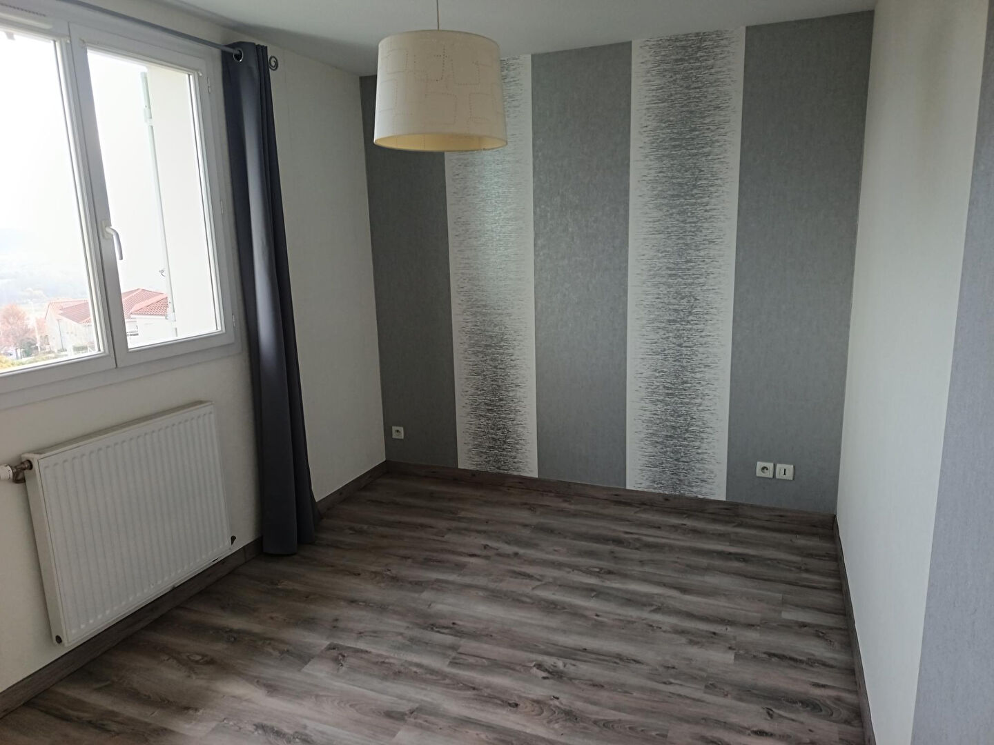 Photo Appartement en DUPLEX T3 avec 2 CHAMBRES + TERRASSE + Cave image 2/6