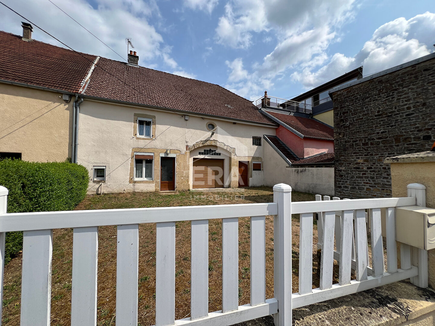 Photo Maison Preigney 3 pièce(s) 106 m2 image 1/6