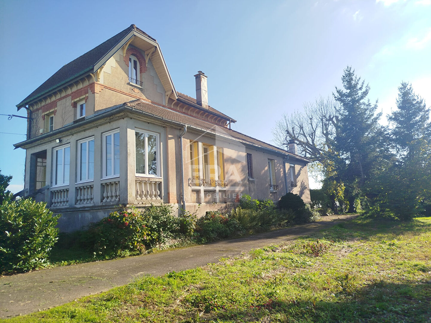 Photo Maison Saint Loup Sur Semouse 8 pièce(s) 203 m2 image 1/6