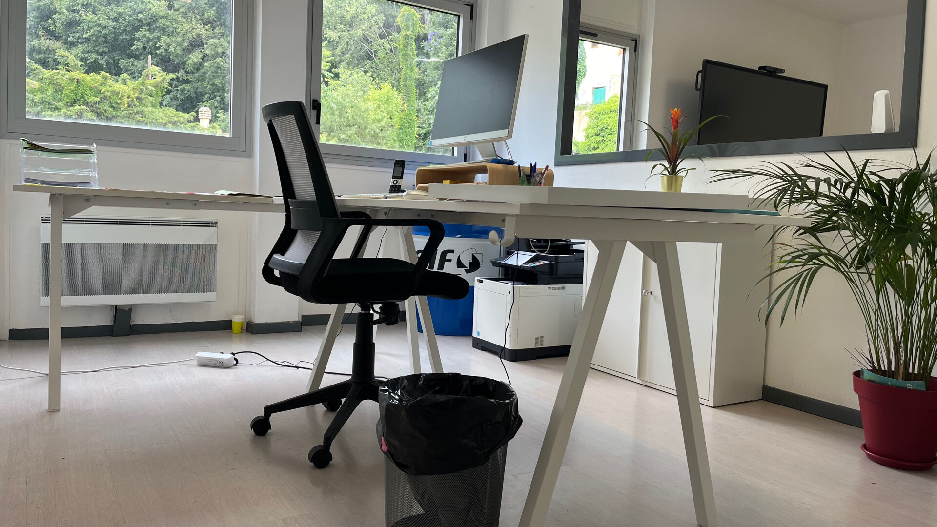 Local d'activité / bureau à Nice ouest  85 m2