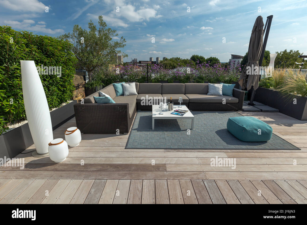 Photo Toit terrasse Saint-laurent-du-var 3 pièce(s) 140 m2 à construire image 4/6