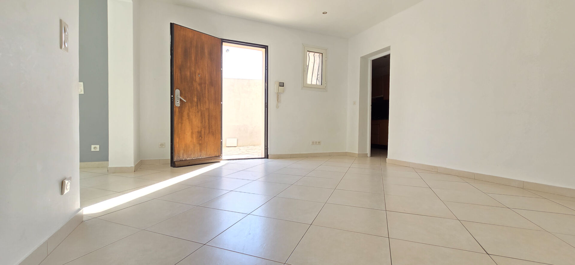 Photo Appartement Villeneuve Loubet 3/4 pièce(s) 80 m² Rez de jardin parkings image 3/6