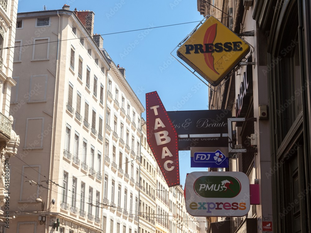 À VENDRE : BUREAU DE TABAC