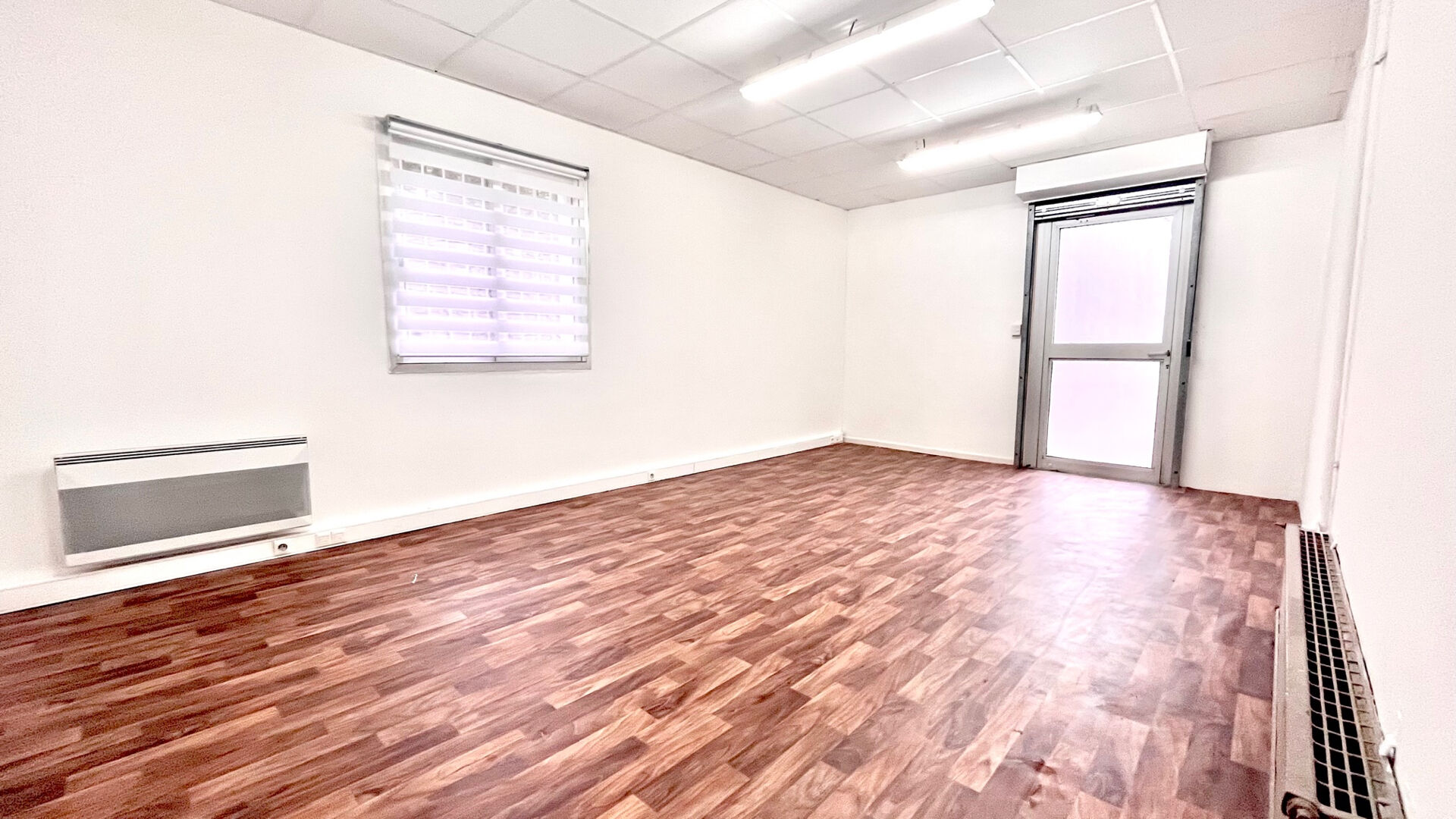 Photo Local d'activité NICE OUEST 116M2 image 2/3