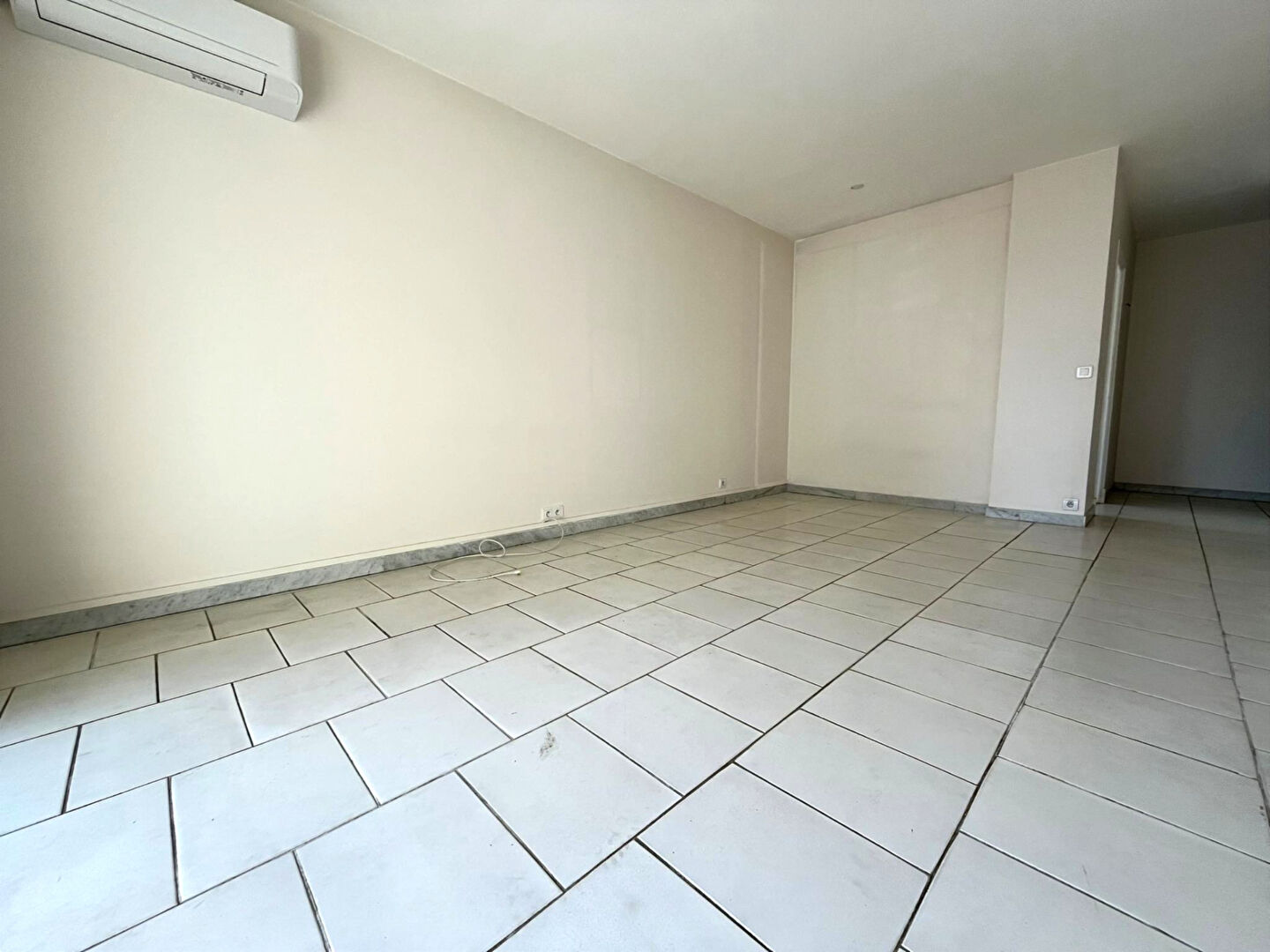 Photo Grand Studio 32m² Vespins image 2/6