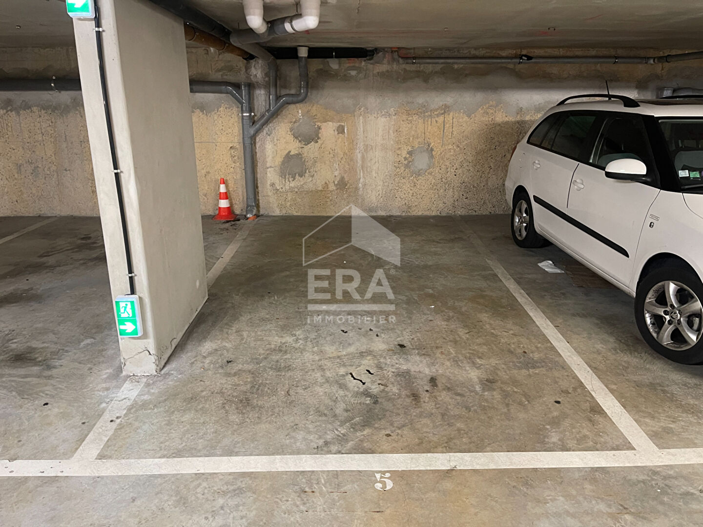Photo A louer place de parking image 2/2
