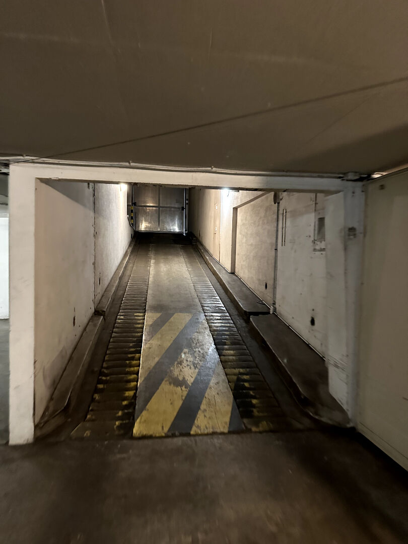 Photo LOCATION - PARKING image 3/5