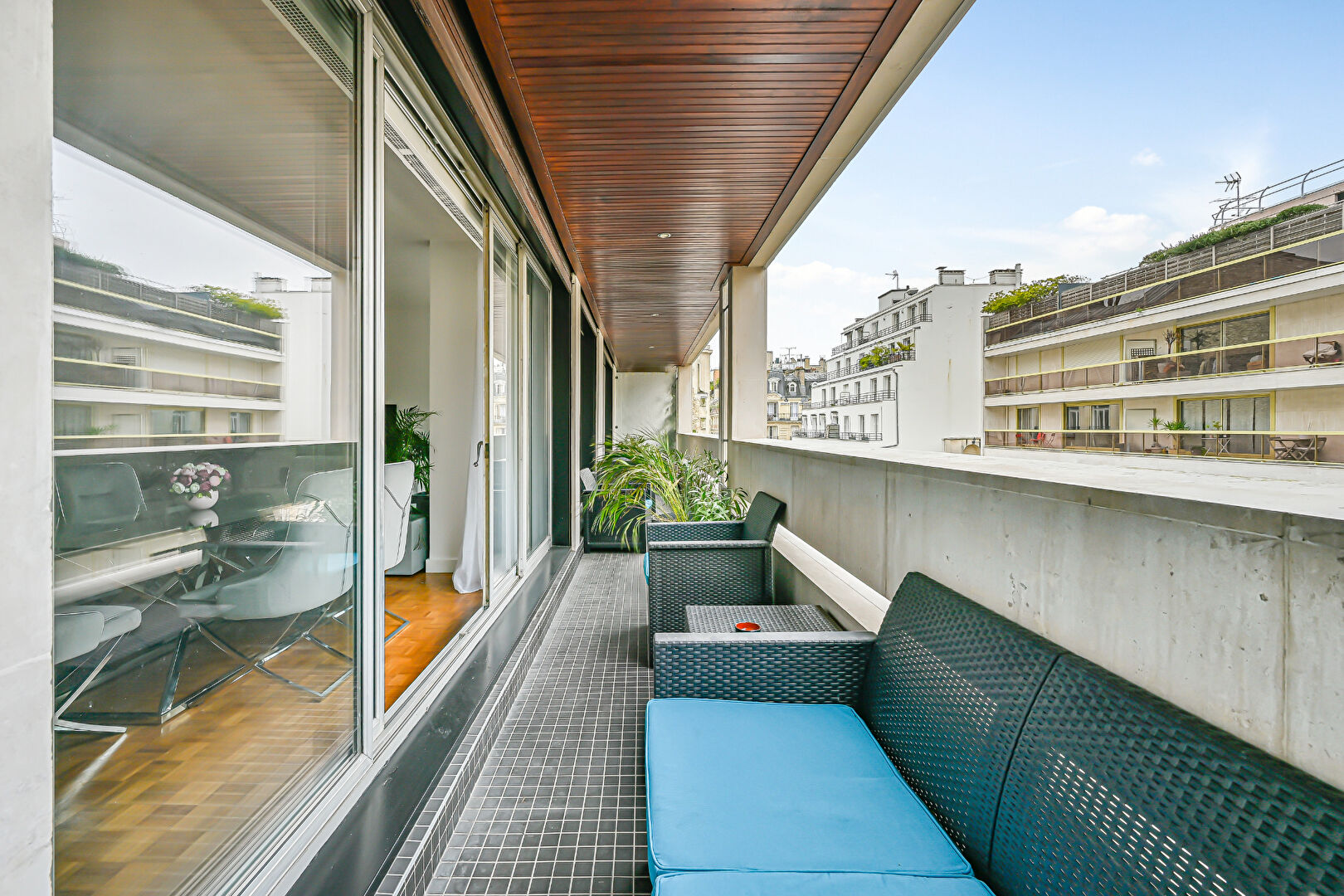 Appartement Familial Lumineux au Coeur du 16ème avec un balcon de 10m2