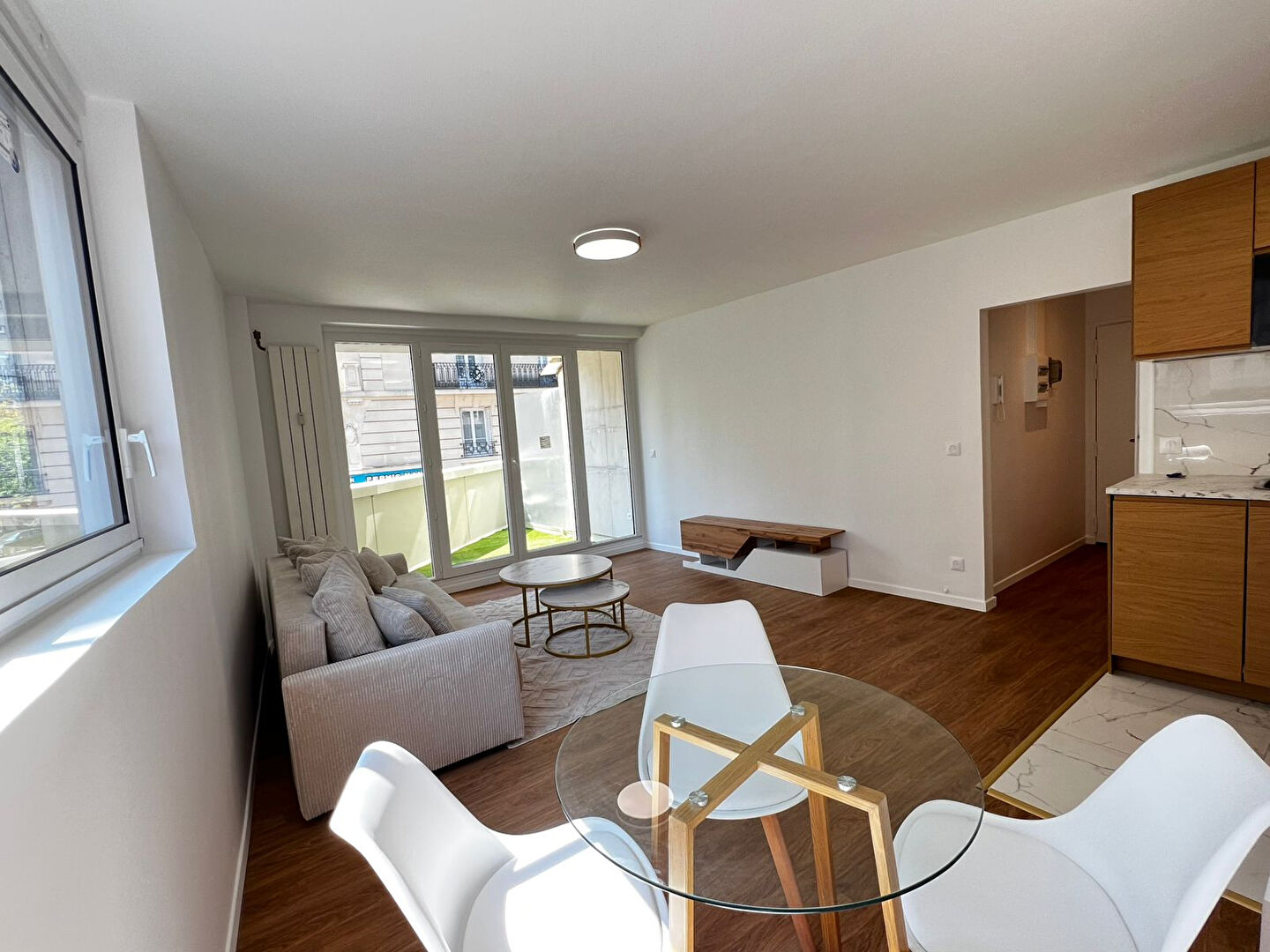 Appartement de 36 m2 avec balcon refait à neuf - Paris 15
